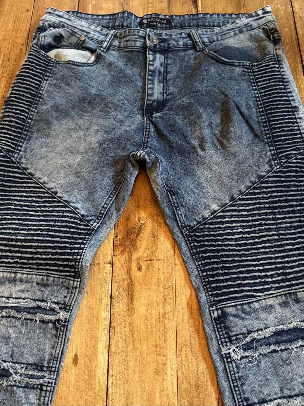 Rocawear Men’s 38x32 Moto Style Distressed Jeans